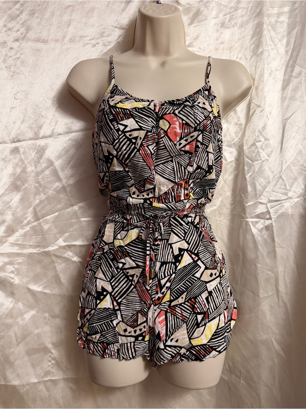 Geometric Print Spaghetti Strap Romper